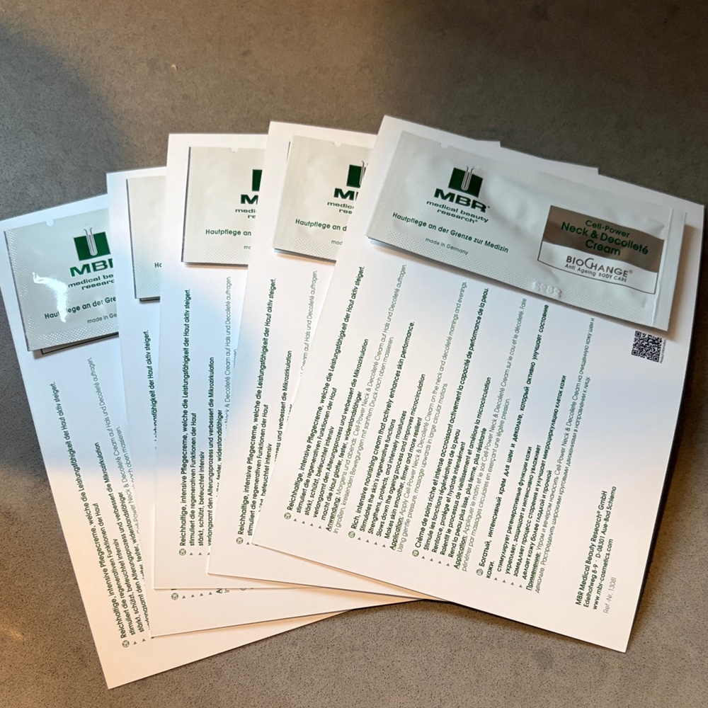 MBR BioChange Neck & Décolleté Cream Sample Packets - White & Green